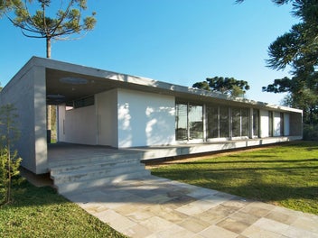 House & Land Option - 2075m² Waterfront Peninsular