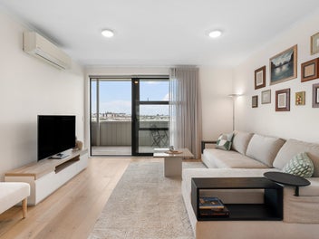Elevated Living with Panoramic Outlooks