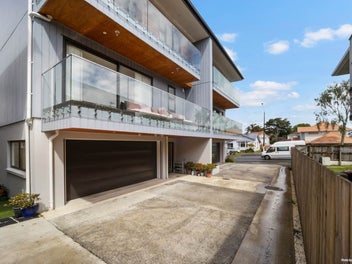 Super Spacious + Master Builder Guarantee - GZ!