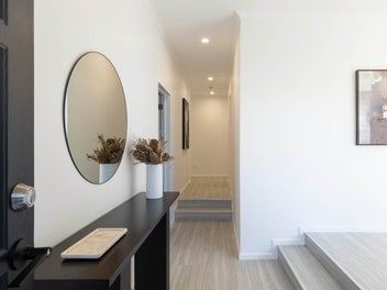 SUN-SOAKED, SINGLE-LEVEL EPSOM