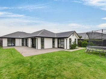 Easy Living in a Popular Location!