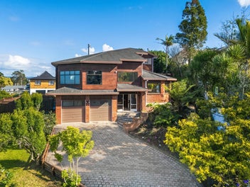 Luxury Living with Unforgettable Views