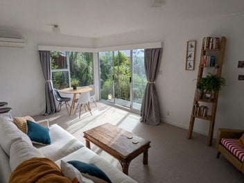 SEA VIEWS WITH AMAZING BONUS