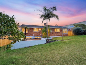 Solid Renovated Brick on 665sqm with Views!