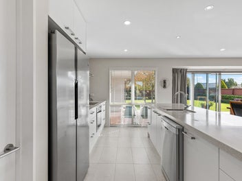 Spacious Family Living With Motivated Owners