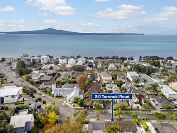 Coastal Perfection: Refurbished Luxury