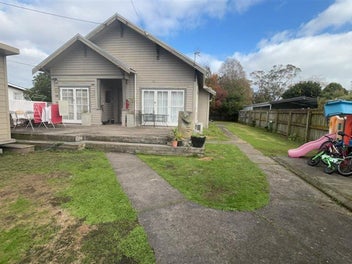 Image 1 of 7