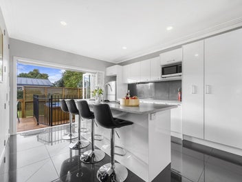 Papakura Living - Owner Moving Overseas