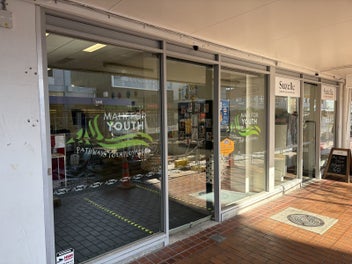 Image 1 of 7