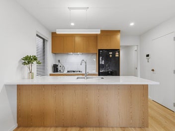 Standalone - Kauri Flat School Zone !! Must Sell !