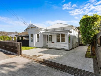 Image 1 of 20