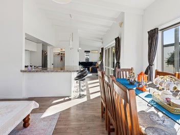 High Ceilings, Hot Pools, and Supersized Garaging!