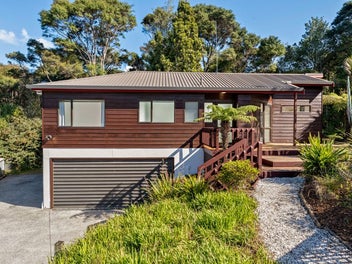 Fresh Private Bayview Retreat