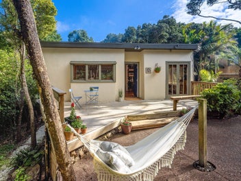 The Monkey House – Island Soul, Surprising Value