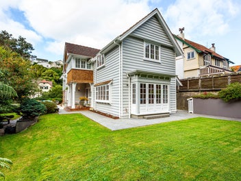 CAPTIVATING CHARM - PERFECT LOCATION