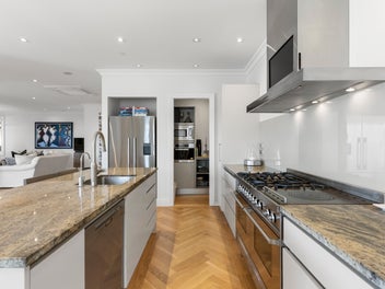Parnell Prestige. Harbour Views. Vendor Selling.