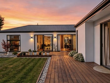 Last Week Before Auction! Call To View!