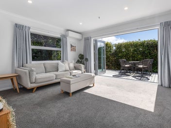 MODERN. SUNNY. PRIVATE.