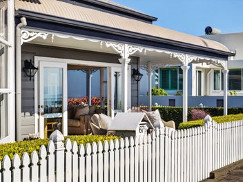 Waterfront Living with Enduring Appeal