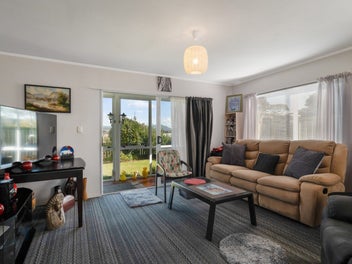 Cosy & Comfortable with Views