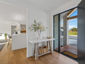 Brand new home, breathtaking lifestyle setting