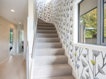 Sunny, Secure, City Lock and Leave with Courtyards