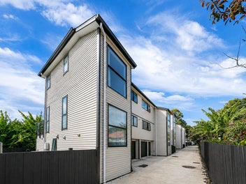 5-Bed Family Home | Modern & Affordable