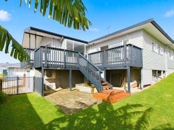 Wanting Space and Views? This is Just Perfect!
