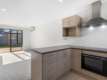 Highly Appealing, Easy-Care Living!