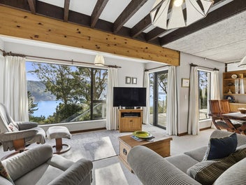 Unforgettable Harbour Views - One Opportunity