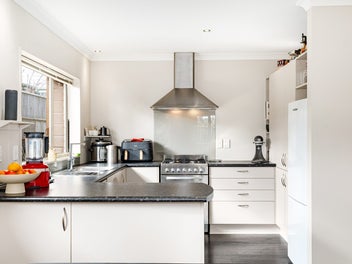 Hidden Gem with Sun, Space & Easy Living!