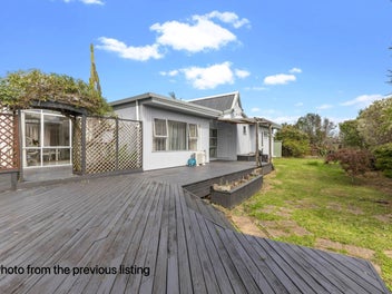Spacious Family Home on 868sqm (MOL) in Prime ...