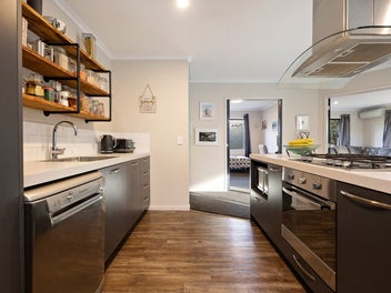 4 Bed, 3 Bath, on 1363sqm of Land or Trade!