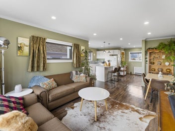 Stanley – Character, Views and a Home with...