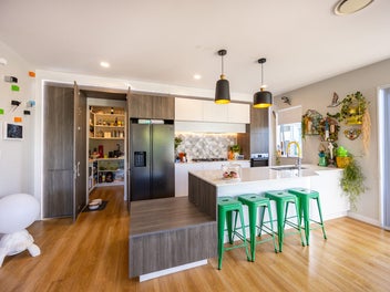 Designer Edge meets High-Vibe Living