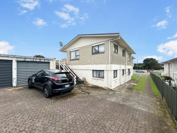 Image 1 of 10