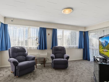 Spacious Family Living with Versatile Layout
