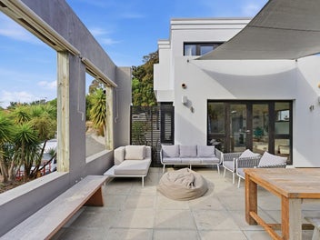 Thermomass Design - Home has it all!