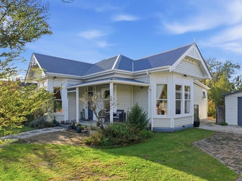 Development Opportunity on 701sqm - Zoned & Ready!