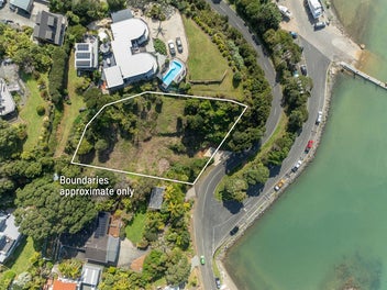 Exceptional Waterfront Section