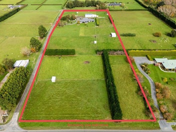 THE COMPLETE PACKAGE: SPACIOUS HOME, HUGE SHED