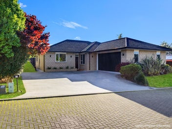 Family or Executive Home on Baxendale