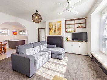 Private Delightful 3 Bedder!