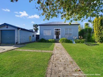 Four bed, Two bath and Room to Renovate in Raureka