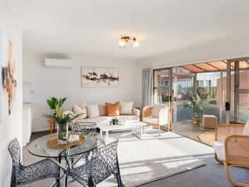 Smart Buying in Quiet Cul-de-sac