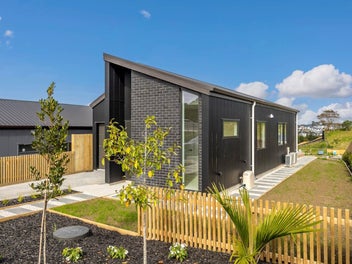 Super Bargain Buy- Contemporary Living in Orewa