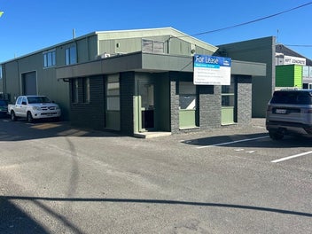 Image 1 of 7