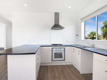 First Home Buyers/Investors - 3 Bed + Studio