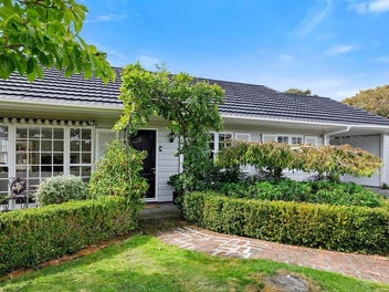Timeless Colonial Elegance