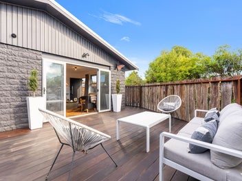 Papanui Perfect Lock-Up & Leave with Parking